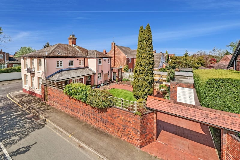According to Zoopla, this house dates back from as early as 1760. (Photo - Zoopla)