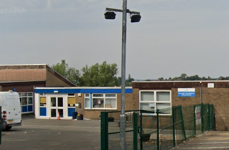 The highest ranked primary school according to The Sunday Times in East Renfrewshire, Our Lady Of The Missions Primary School in Thornliebank, is also one of the largest, with 868 pupils. It achieved a perfect score of 400.
