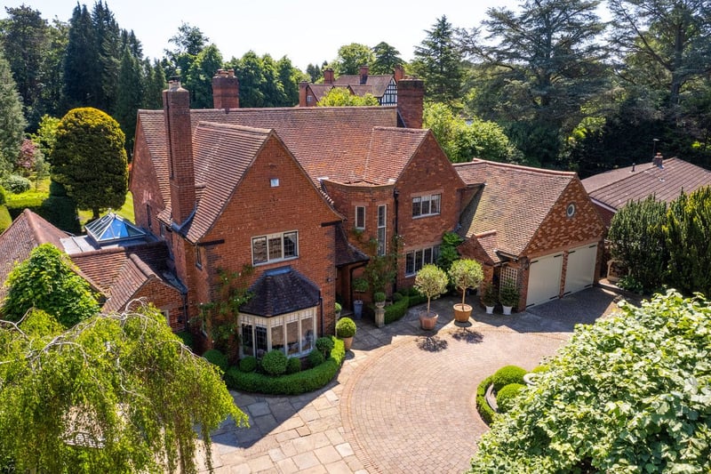 Located in Birmingham, this house feels like a well manicured  country home with stunning gardens offering a wonderful retreat in Four Oaks. There are four large double bedrooms and three large bathrooms, but potential to extend if required. A truly unique residence that oozes 5-star country boutique hotel charm. On the market for £2,500,000