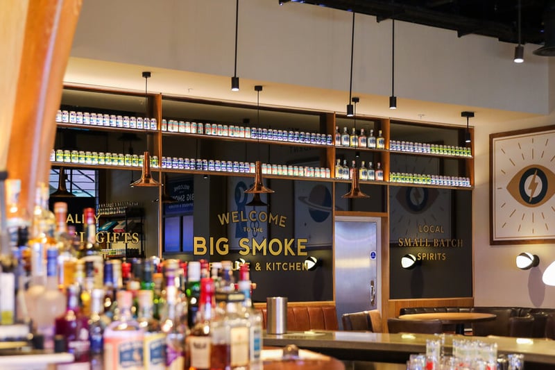 The Big Smoke Taphouse & Kitchen offers all-day breakfasts, smoked meats, tacos and sharing plates, great burgers and more. The beer range features brews from their own brand Big Smoke Brew Co.