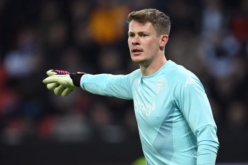 As reported by the YEP earlier this week, the Bayern Munich goalkeeper is one man under consideration by Leeds as Illan Meslier’s future remains unclear. 