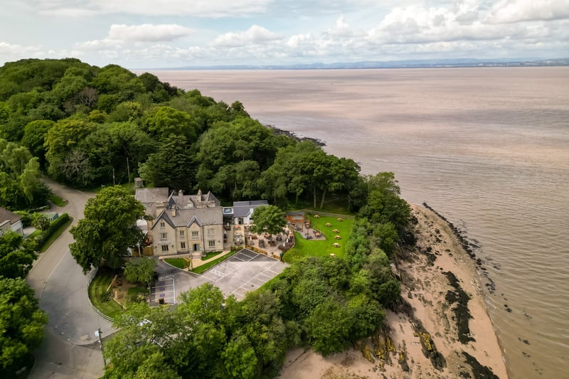The Royal Inn occupies a beautiful spot overlooking the Bristol Channel.