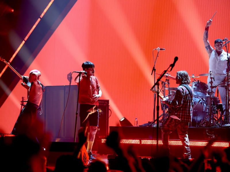 One of the oldest songs played all evening, B-side Soul to Squeeze which featured on 1993’s Conehead’s soundtrack was launched into the Glasgow night.