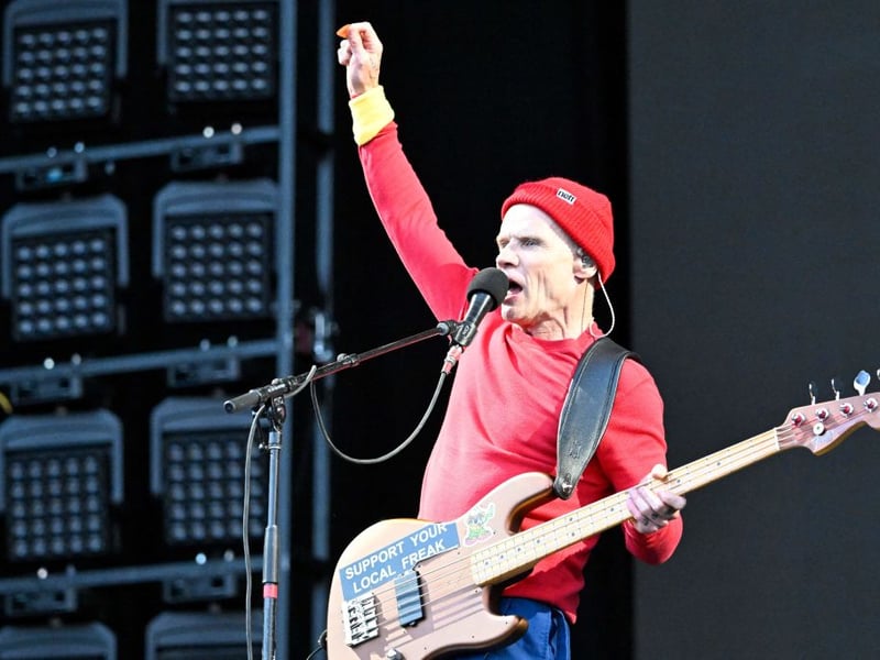 The ‘Return of the Dream Canteen’ album track was the first played off the 2022 album and appeared late in proceedings.