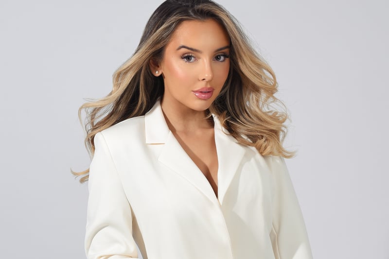 Mollie May Cartwright created her own fashion brand, Caramella, from her mum’s kitchen table in Wirral in 2017. Specialising in fashion-forward womenswear, Caramella is known for its evening wear, loungewear and outerwear, as well as their own brand collections that are designed in-house on the Wirral, with sizes ranging from UK6 through to UK18.