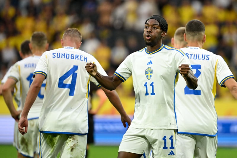 On March 24, 2022, Elanga came of the bench to represent Sweden in a 1-0 victory over the Czech Republic at the Friends Arena in Solna. The result put Sweden through to the Qatar World Cup qualifying playoff final, which they lost to Poland. The youngster has represented the colours of blue and yellow 12 times at senior level, scoring three times.