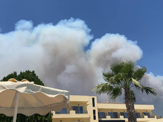 Smoke spreading at Olive Garden Hotel, before the evacuations