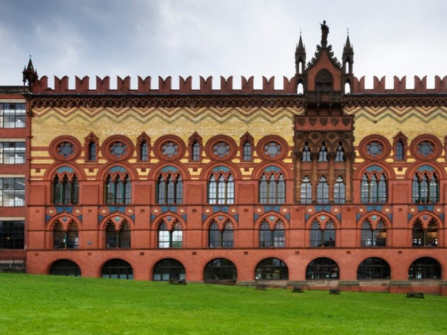 One of the city's great buildings, now converted to flats and office space. Templeton Carpet Factory opened in 1892. After repeated design proposals had been rejected by Glasgow Corporation, James Templeton hired the famous architect William Leiper to produce a design that would be so grand it could not possibly be rejected, so the building was modelled on the Doge's Palace in Venice. West Brewery is based there. 