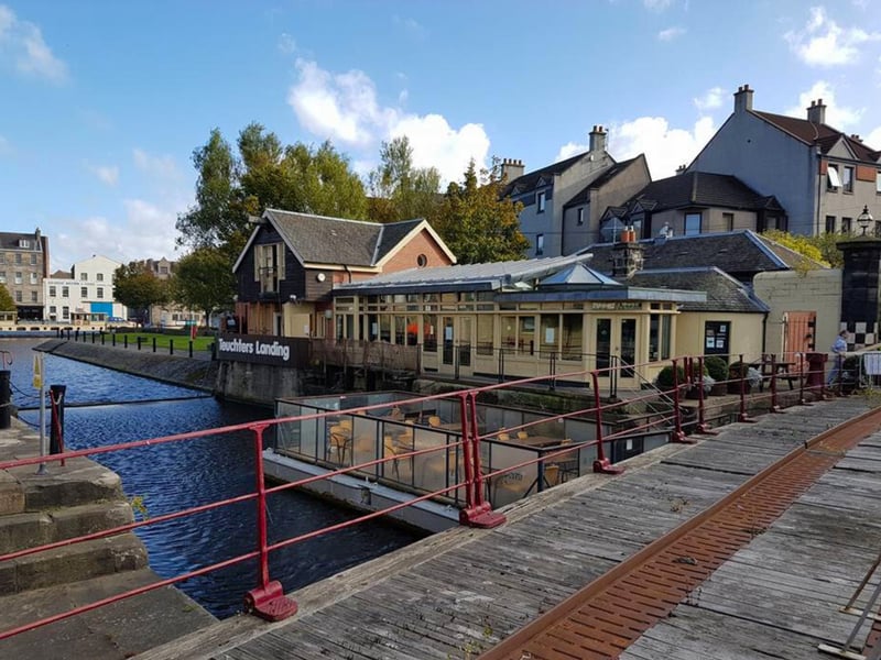 Fish and chips, pies, haggis… If the mouthwatering food here wasn’t enough to grab your attention then the picturesque floating beer garden with a panoramic view of the water and dockside certainly will do the trick.