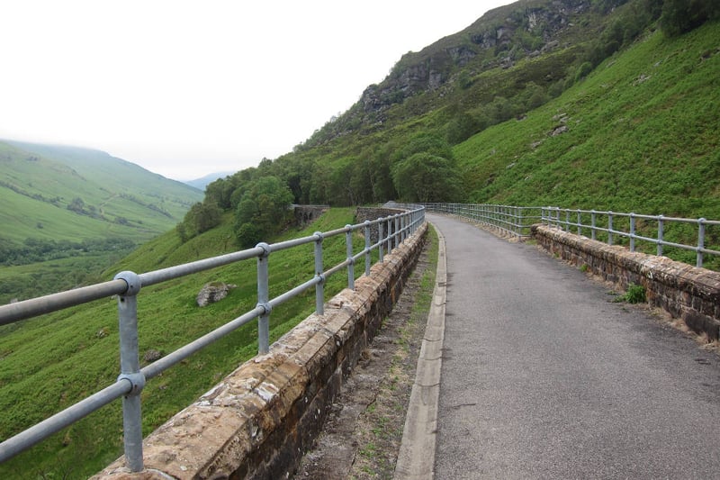 The Clyde and Loch Lomond Cycle Way forms part of National Cycle Route 7 and is approximately 20 miles long. Starting in Glasgow and ending in Balloch, or vice versa, the cycling route will take you along former railway lines and canal towpaths, including the well-known Forth & Clyde Canal.