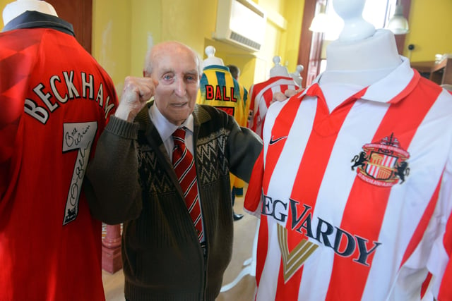 What a birthday surprise for 102 year old SAFC supporter Ernie Jones in 2018 when he got to visit The Fans Museum.