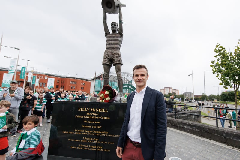 Club officials from Athletic Bilbao club laid flowers at the Billy McNeil statue, which was greeted by a warm round of applause from Celtic supporters.