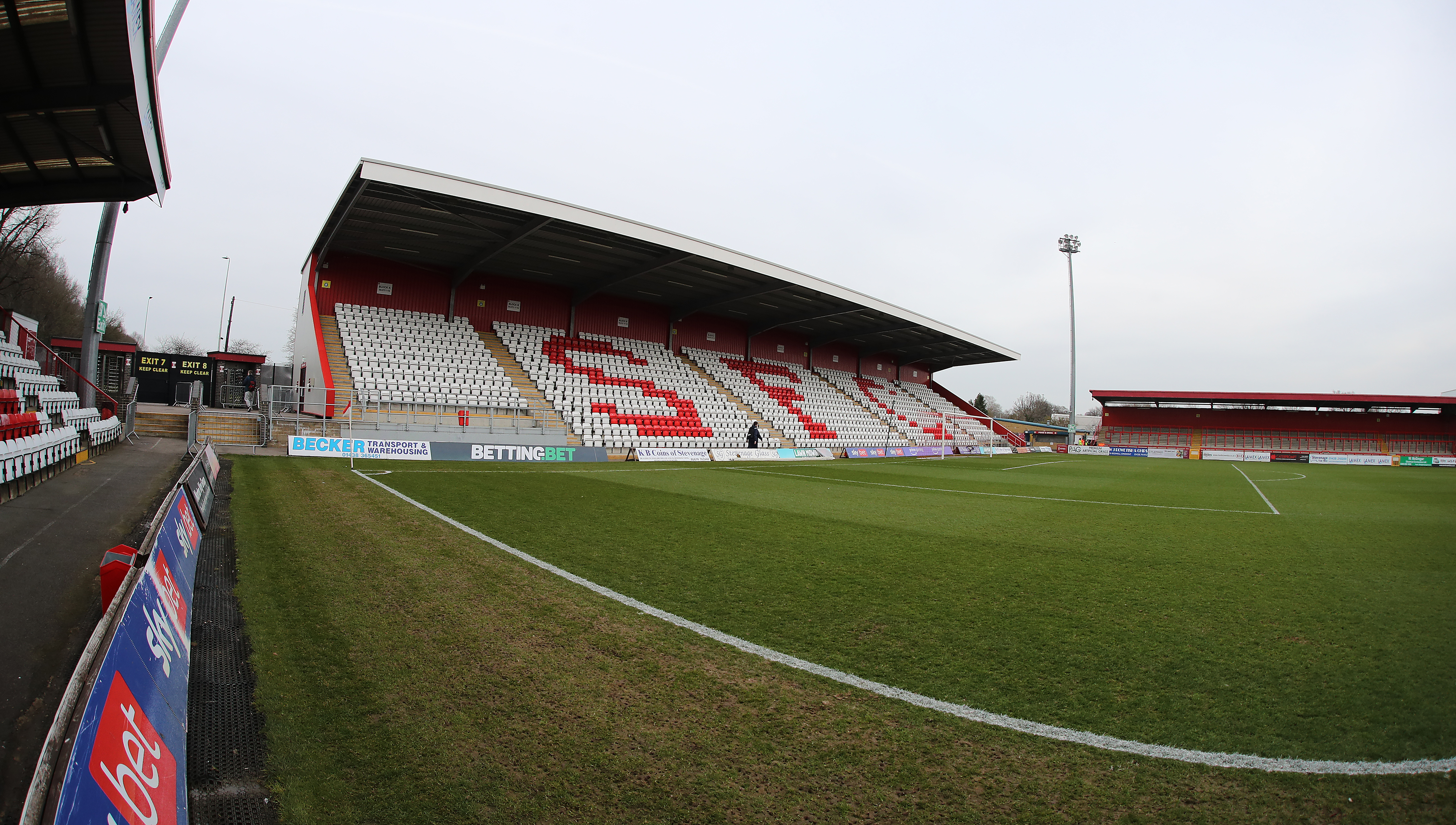 Google - 3.9, Tripadvisor - 3.5, Yelp - 2