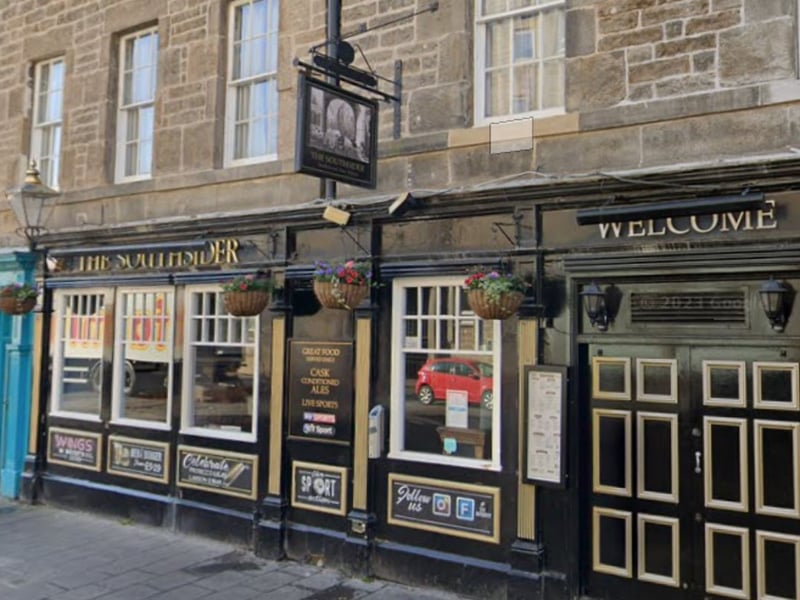 Classic pub grub and drinks at surprisingly reasonable prices (particularly for students) are two of the main attractions at the hanging basket-decorated The Southsider - just a four minute stroll from the Pleasance Courtyard.