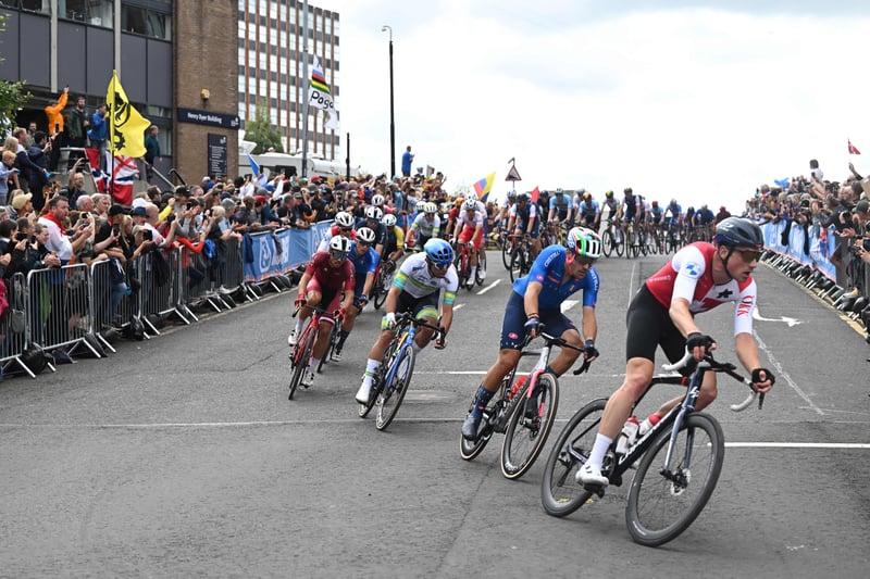Riders on the men’s Elite Road Race at the Cycling World Championships in Glasgow after reaching the top of Montrose Street before turning left on to Cathedral Street. 