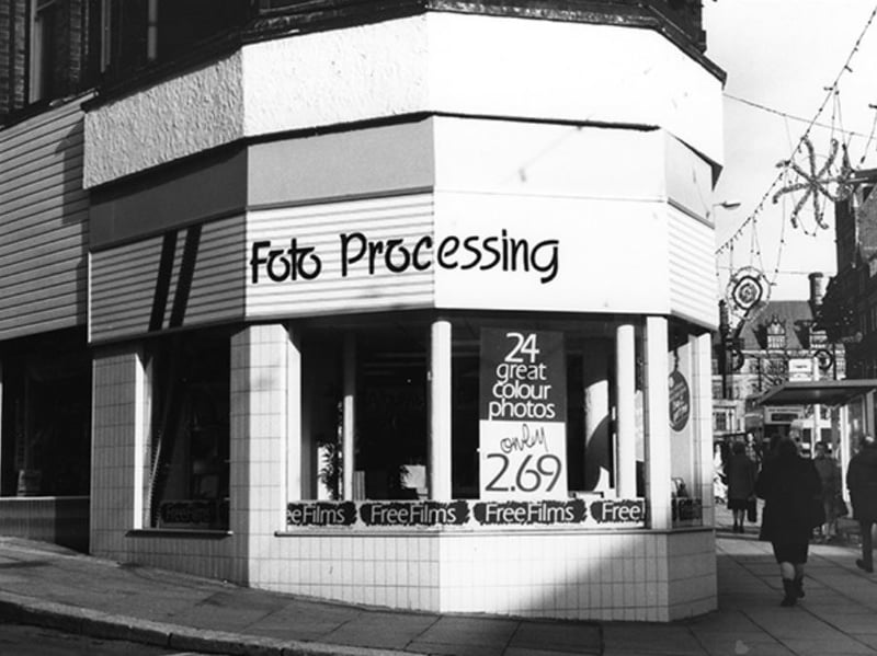 Foto Processing, on Pinstone Street at the junction with Cambridge Street, in Sheffield city centre, in 1987. Photo: Picture Sheffield