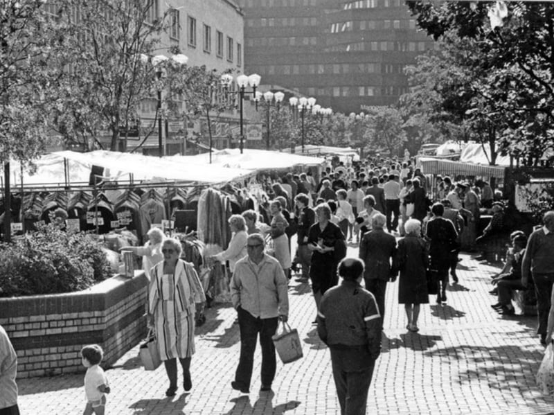 Crowds at Moorfoot Market, The Moor, Sheffield city centre, with the Manpower Service Commission building in the background, in 1986. Photo: Picture Sheffield/Sheffield Newspapers