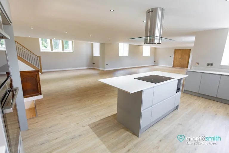 The kitchen is very modern. (Photo courtesy of Zoopla)