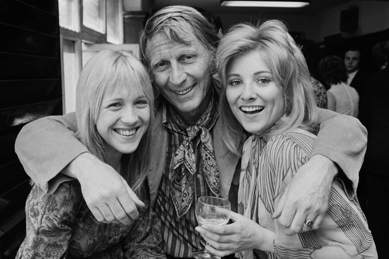 From left to right, actors Brenda Cavendish, Alfred Burke and Luan Peters, stars of the British television drama series ‘Public Eye’, UK, July 1971.  It ran from 1965 to 1975, for a total of seven series. For the second series, the lead moves to Birmingham, to continue his investigations. (Photo by Evening Standard/Hulton Archive/Getty Images)