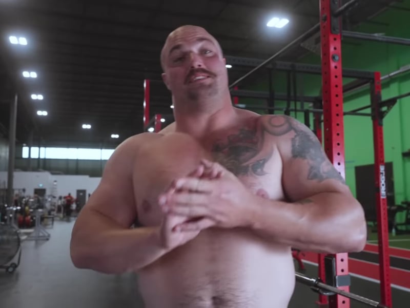 Born in Barrie (Ontario), Hooper is the first winner of the World’s Strongest Man to come from Canada. Known as a “Humble Hercules” for his brain and brawn, his website explains that he is a “Physical Therapist with a Masters in Clinical Exercise Physiology from the University of Sydney and a Bachelors in Human Kinetics from the University of Guelph.”