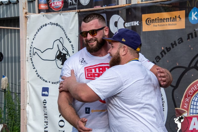 Said to be on a mission to ‘represent’ his country, Pavlo Kordiyaka has been described as a “proud Ukrainian”. He landed sixth place in the World’s Strongest Man 2023. However, he was crowned the champion of this year’s Europe’s Strongest Man (ESM) competition. This makes for two consecutive years that a Ukrainian strongman has won the European contest.