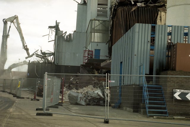 The demolition of the incinerator in 1999. Did you see it?