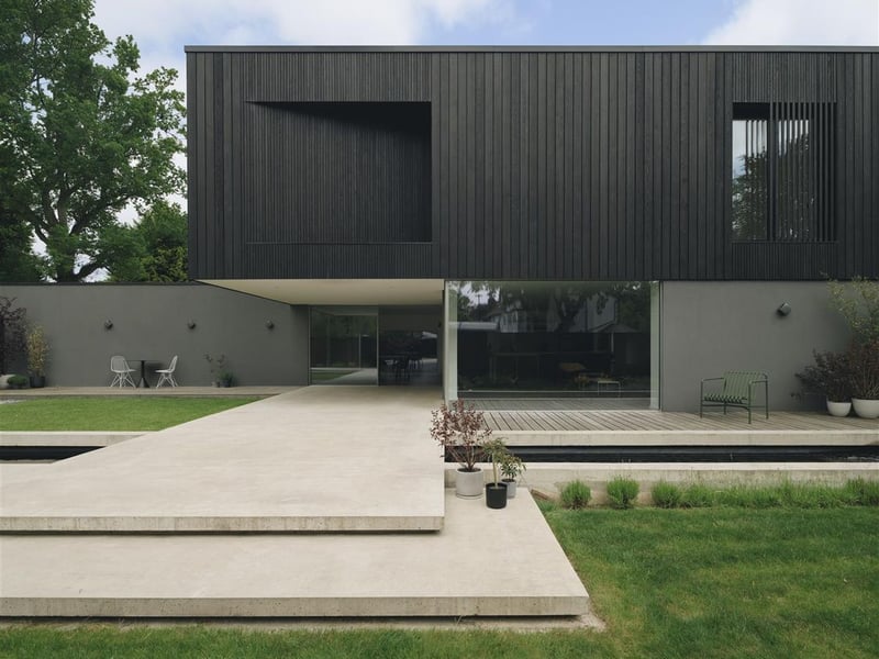This incredible property is contemporary, elegant and pays tribute to the original 1960’s cubed house it replaced. 
