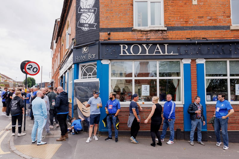 The Garrison Lane pub is known for being one of the primary places in the city for a pre-match drinks for Blues fans. With the club’s banner on the pub outside, the pub is just around the corner from St Andrew’s. It has a 3.6 rating from 431 Google reviews