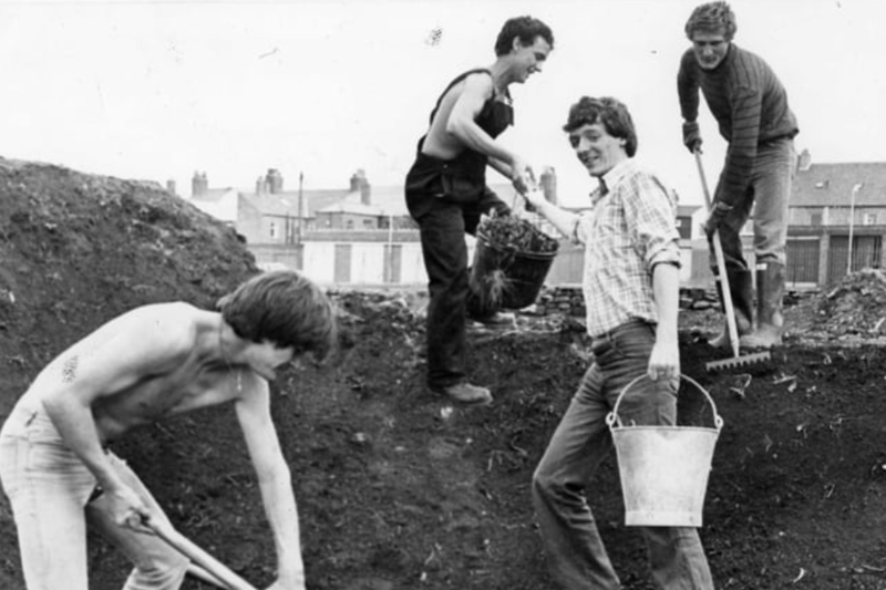 Are you pictured in one of the teams of workers at Arbeia in 1983? Photo: Shields Gazette
