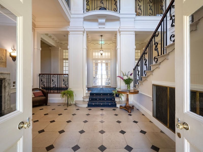 Entrance to the property 