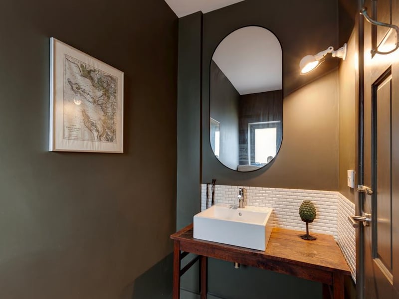 Each bathroom and w.c in this property has a contemporary finish. (Photo courtesy of Blenheim Park Estates)