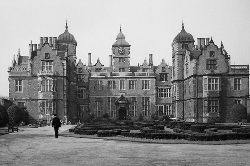 Aston Hall, Aston, Birmingham, 21st December 1960. The Jacobean-style mansion was completed in 1635 and is now a publicly-owned museum. (Photo by C. V. Hancock/Fox Photos/Hulton Archive/Getty Images)
