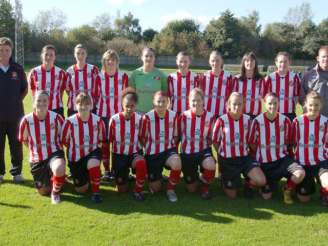 Lucy, back row, second left, with her Sunderland team mates in 2008.