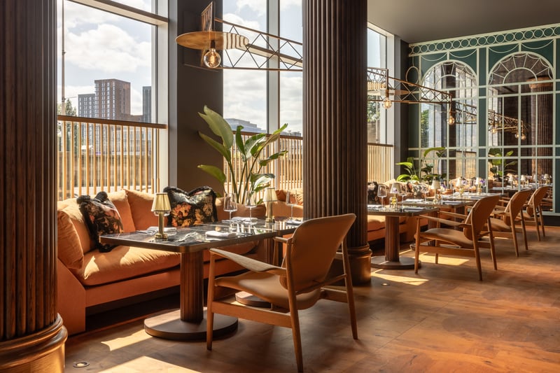 The new Commons Club restaurant is under the direction of Executive Chef Jean-Paul Giraud, who previously held Head Chef at The Spanish Butcher, Commons Club restaurant’s contemporary menu draws inspiration from around the world, combining unexpected ingredients with bold flavours. 