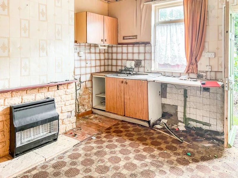 The house will need a lot of work done. (Photo courtesy of Zoopla)
