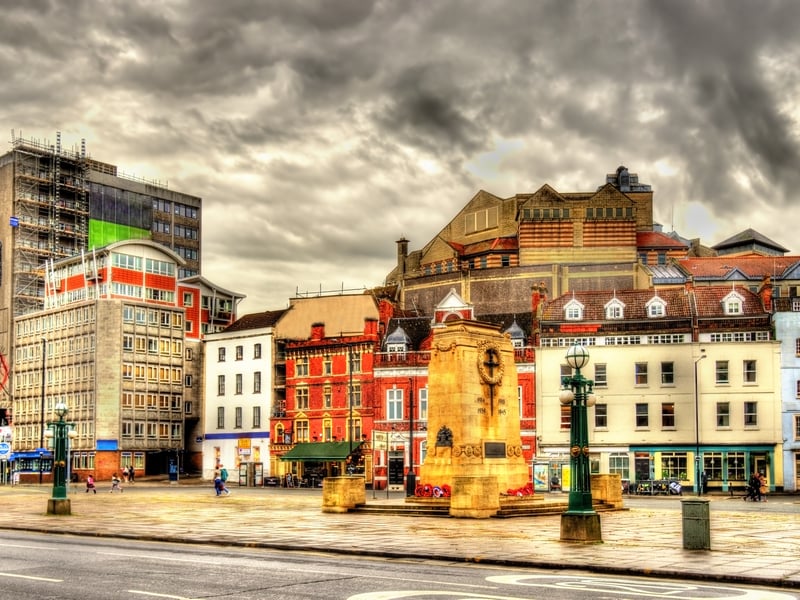 At number 10 is Bristol.
Cost of living: 4/5
Nights out: 4/5
Transport: 4/5
Eating out: 4/5
Shopping: 4/5