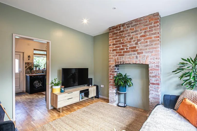 The house is accessed through the rear door, into the kitchen. (Photo courtesy of Zoopla)