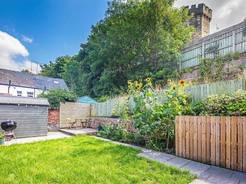 The garden is well maintained and clearly has the ability to grow beautiful flowers. (Photo courtesy of Zoopla)