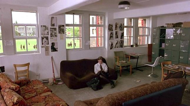 The school attended by Diane was Jordanhill in the West End, which appears in one scene.