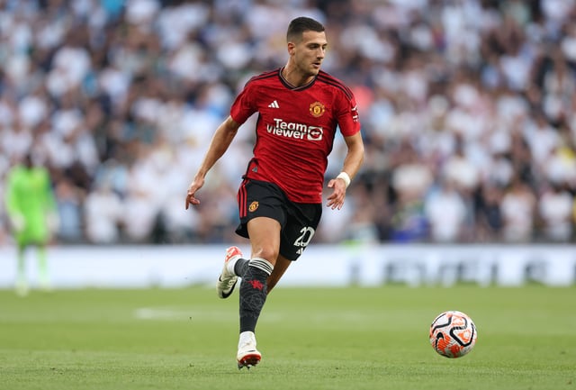 With no Luke Shaw and Tyrell Malacia also out injured, Dalot could be forced to fill in on the left. Alvaro Fernandez, is a more natural fit but is yet to make his competitive United debut. 
