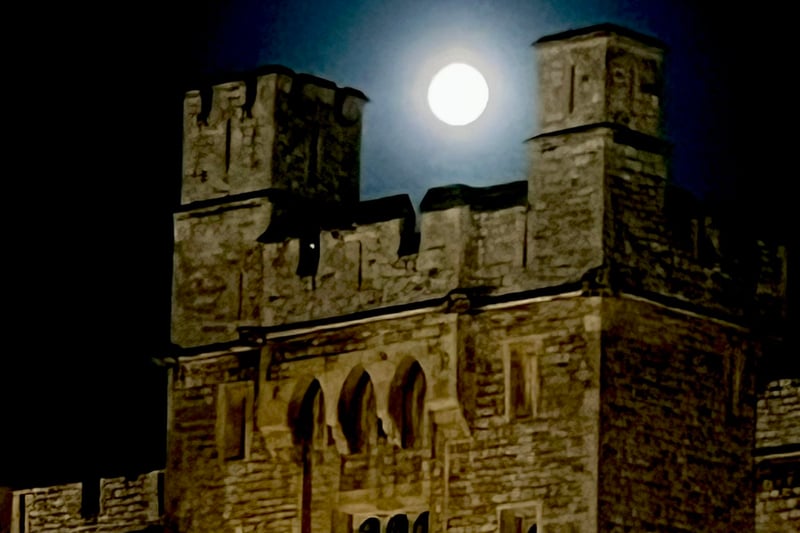 Blue supermoon over the Tower of London. Captured by Danae Dholakia
