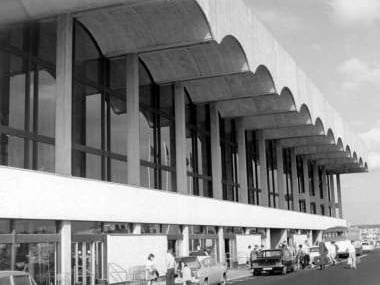 Glasgow Airport was officially opened in June 1966 by Queen Elizabeth II. 