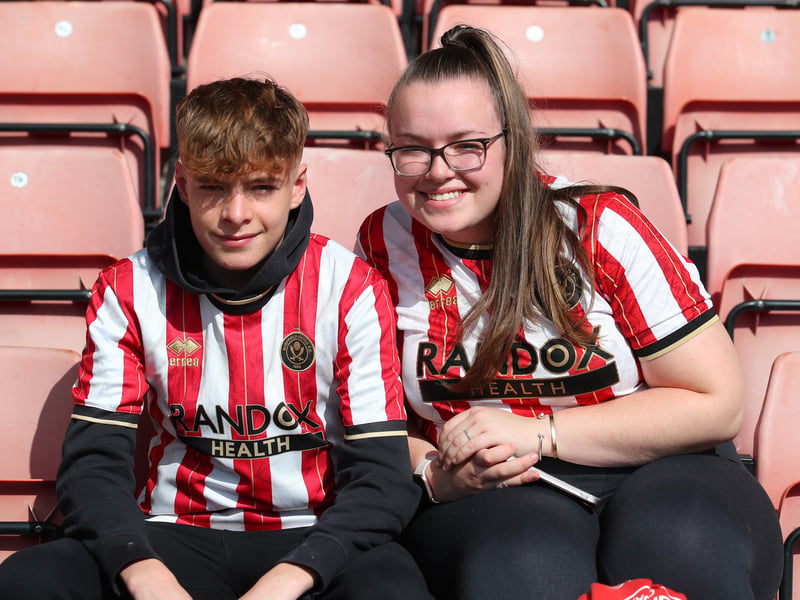 Blades fan gallery v Everton