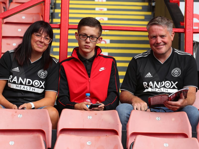 Blades fan gallery v Everton