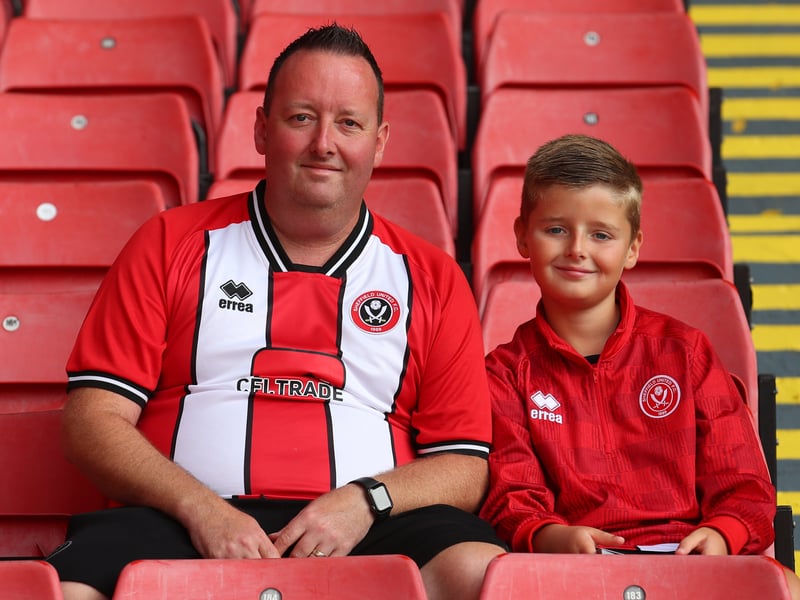 Blades fan gallery v Everton
