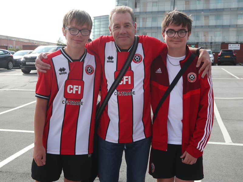 Blades fan gallery v Everton