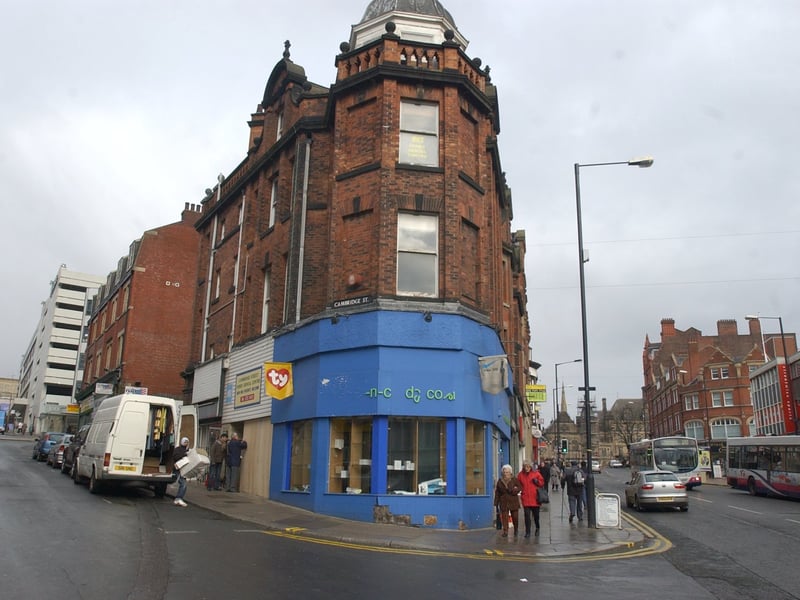 The corner of Pinstone Street and Cambridge Street in 2005. While the TY banner on the right may be the most time indicative proof of the era, this image was between developments before it opened as a MoneyStore, which also closed in 2008. In around 2011 it opened as a framing shop before that shut in 2017 for Heart of the City.