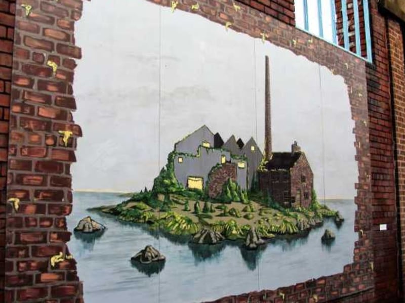 Kelham Island mural on Green Lane, by Joanne Whittle. Photo: Andrew Milroy/Picture Sheffield