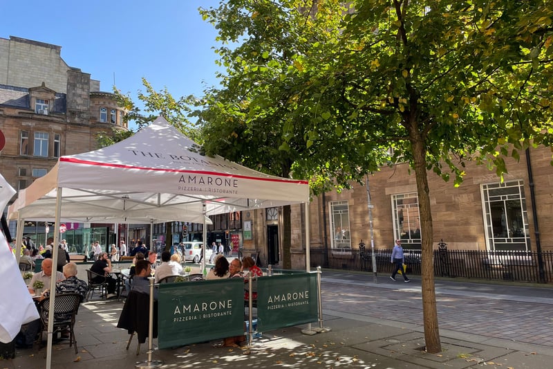 What’s this? Dining outdoors? In the afternoon no less? What is this Paris? The sun really has a way of making Glasgow feel like a European city