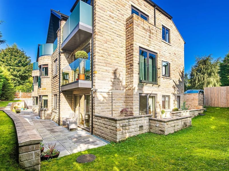 A "stunning" apartment in Beauchief, Sheffield is being sold for £385,000. (Photo courtesy of Zoopla)